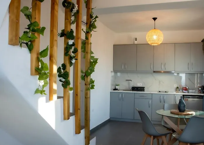 Golden View * Vothon